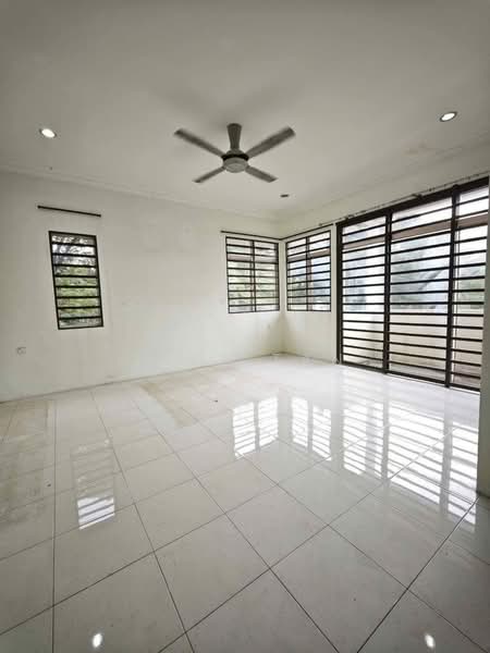 Rumah Kluster untuk Dijual di Taman Pengkalan Tiara (Ipoh) - Jeff Tan - Living Room - PropertyGuru.com.my