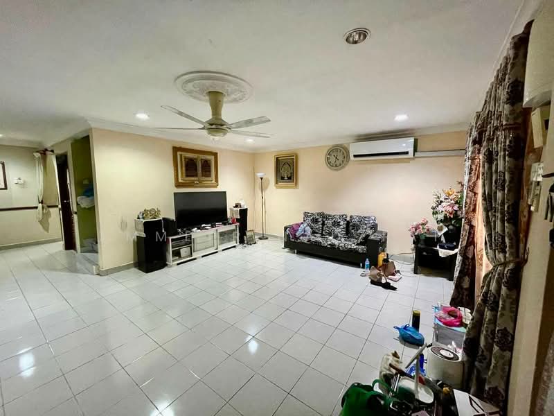 Rumah Teres 2 Tingkat untuk Dijual di Seksyen 27 (Shah Alam) - Ammeer Nadzrai - Living Room - PropertyGuru.com.my