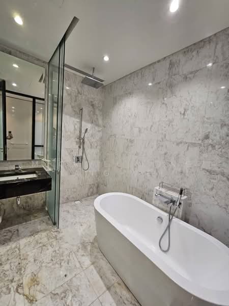 Servis Apartment untuk Disewa di Banyan Tree Signatures - Michael Kong Kang Wei - Bathroom - PropertyGuru.com.my