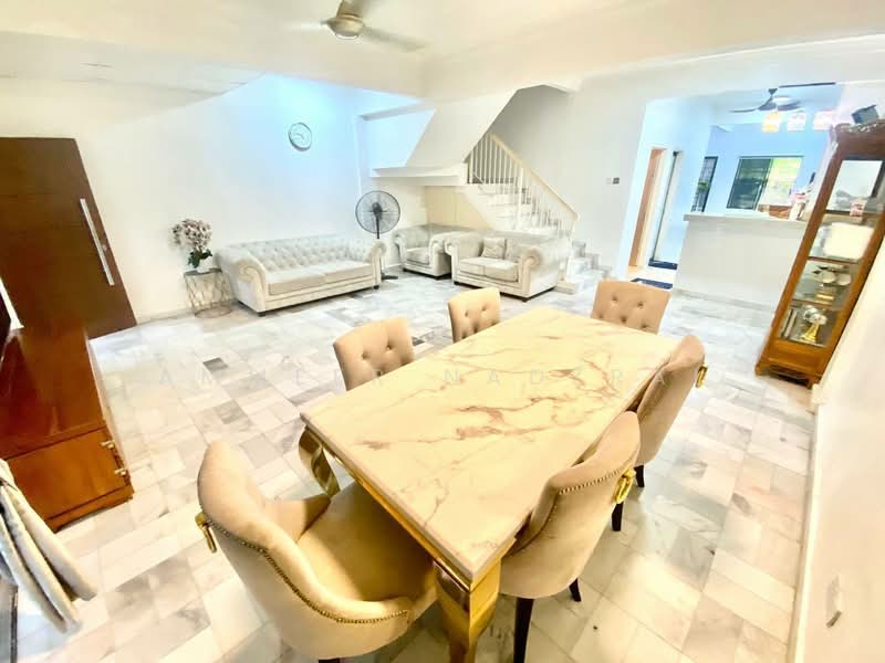 Rumah Teres 2 Tingkat untuk Dijual di Taman Kajang Perdana (Kajang) - Ammeer Nadzrai - Living Room - PropertyGuru.com.my
