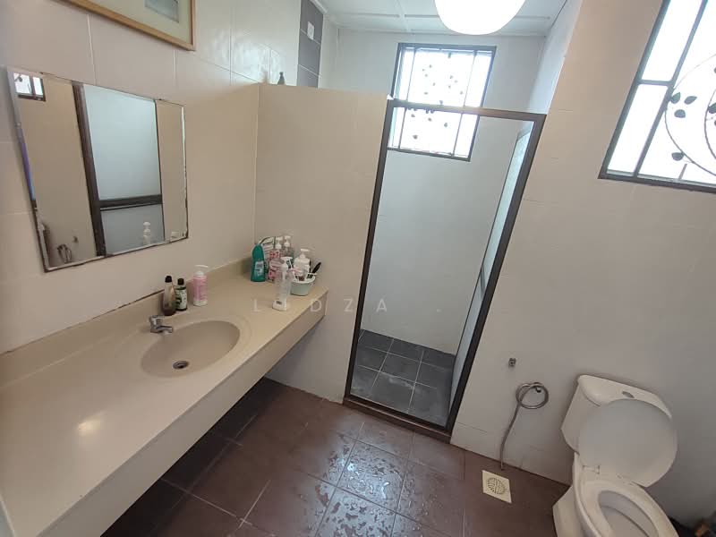 Rumah Teres 2 Tingkat untuk Dijual di Alam Budiman (Shah Alam) - Lidza . - Bathroom - PropertyGuru.com.my