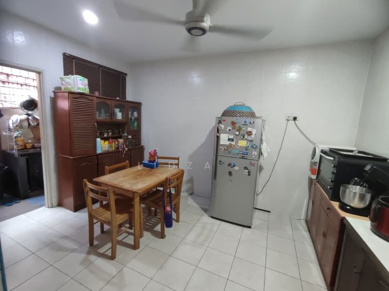 Rumah Teres 2 Tingkat untuk Dijual di Alam Budiman (Shah Alam) - Lidza . - Kitchen - PropertyGuru.com.my