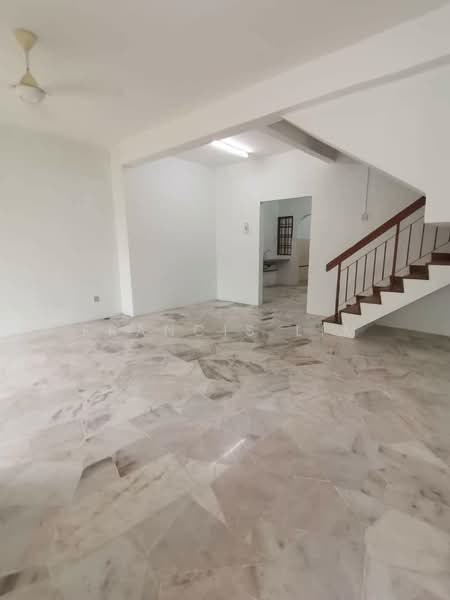 Terraced House for Sale in Bandar Putra Permai (Seri Kembangan) - Francis Lim - Living Room - PropertyGuru.com.my