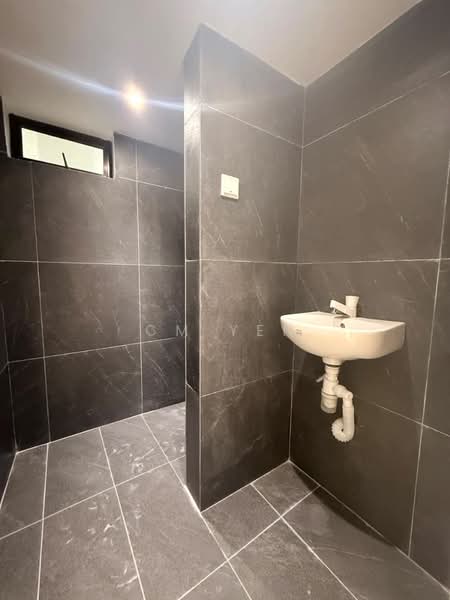 Flat for Sale at Flat Daisy - CM Yen - Bathroom - PropertyGuru.com.my