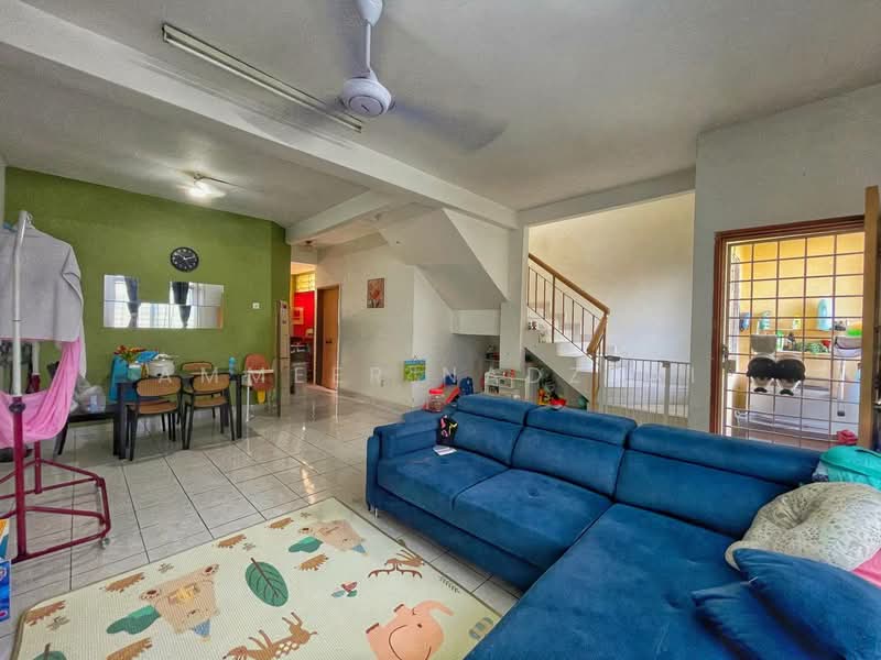 Rumah Teres 2 Tingkat untuk Dijual di Taman Kajang Utama (Kajang) - Ammeer Nadzrai - Living Room - PropertyGuru.com.my