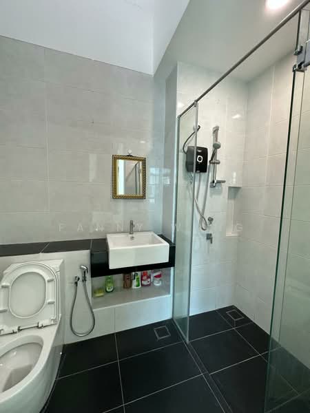 Rumah Teres untuk Dijual di Bandar Cassia (Batu Kawan) - Fanny Wong - Bathroom - PropertyGuru.com.my