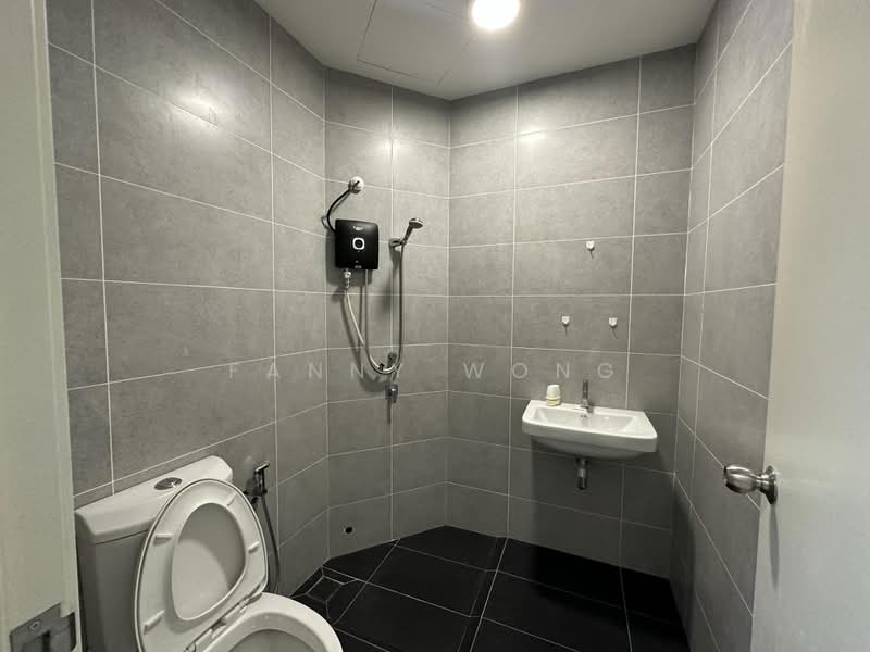 Rumah Teres untuk Dijual di Bandar Cassia (Batu Kawan) - Fanny Wong - Bathroom - PropertyGuru.com.my