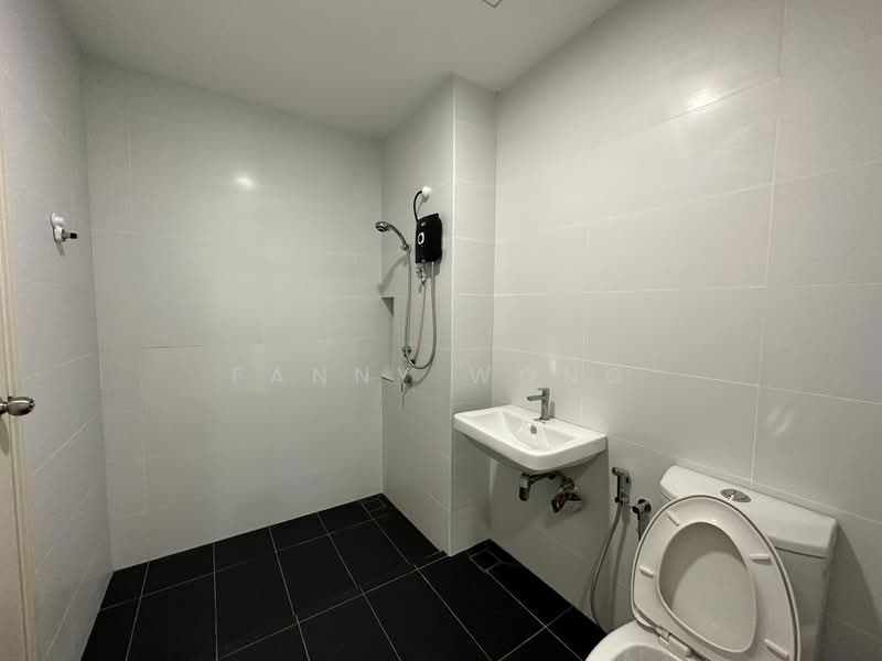 Rumah Teres untuk Dijual di Bandar Cassia (Batu Kawan) - Fanny Wong - Bathroom - PropertyGuru.com.my