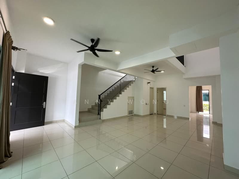 Rumah Teres untuk Dijual di Bandar Cassia (Batu Kawan) - Fanny Wong - Living Room - PropertyGuru.com.my