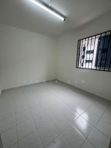 Flat for Sale at Flat Bandar Selesa Jaya @ Jalan Silat Gayong - Vinnie Sam - PropertyGuru.com.my