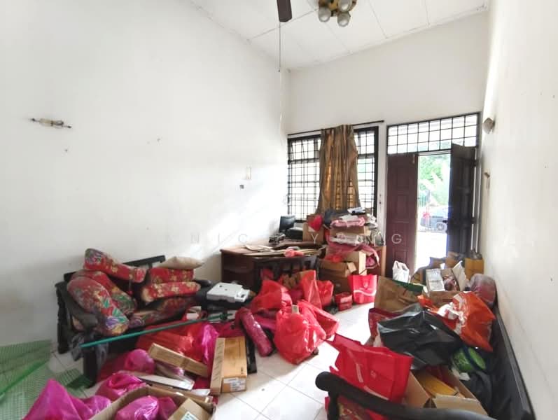 1-storey Terraced House for Sale in Taman Sutera (Johor Bahru) - Janice Yong - Living Room - PropertyGuru.com.my