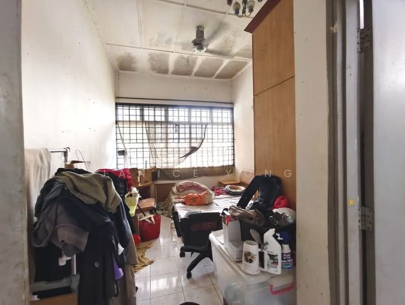 1-storey Terraced House for Sale in Taman Sutera (Johor Bahru) - Janice Yong - Bedroom - PropertyGuru.com.my