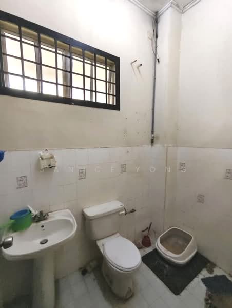 1-storey Terraced House for Sale in Taman Sutera (Johor Bahru) - Janice Yong - Bathroom - PropertyGuru.com.my