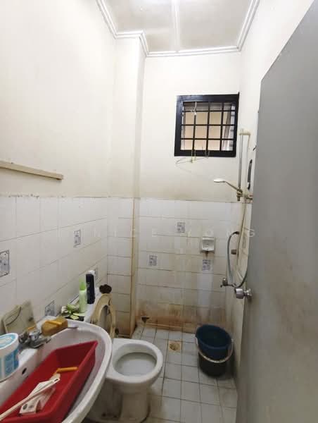1-storey Terraced House for Sale in Taman Sutera (Johor Bahru) - Janice Yong - Bathroom - PropertyGuru.com.my