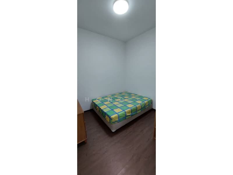 Pangsapuri untuk Dijual di Bukit Dumbar Permai - Hong . - Bedroom - PropertyGuru.com.my