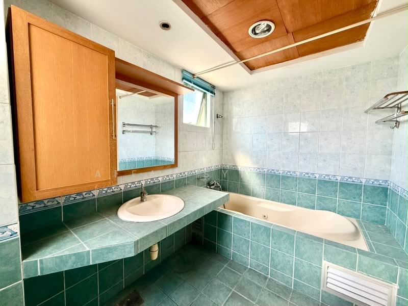 Condominium for Sale at Lanai Gurney - Affan Syahir - Bathroom - PropertyGuru.com.my