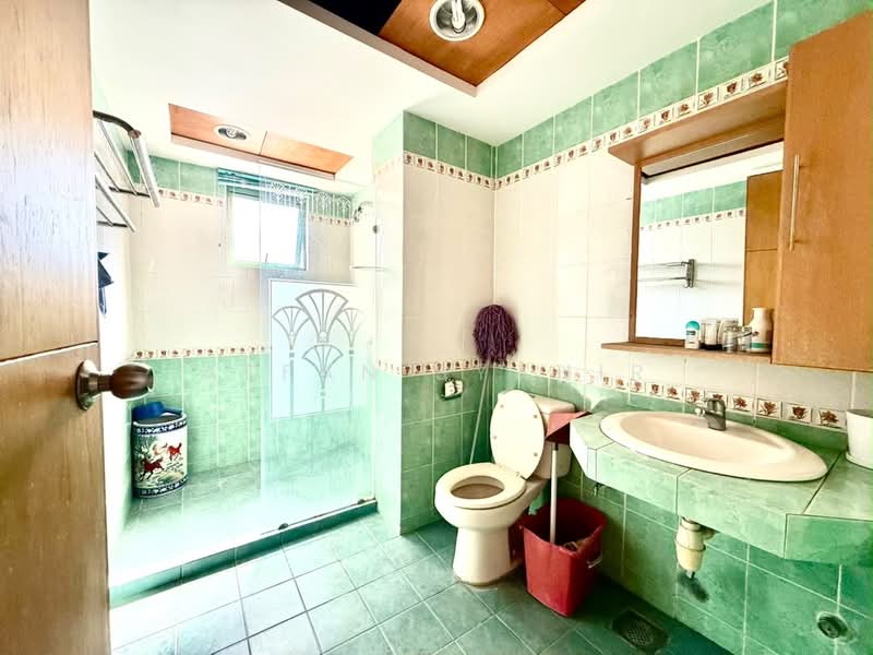Condominium for Sale at Lanai Gurney - Affan Syahir - Bathroom - PropertyGuru.com.my