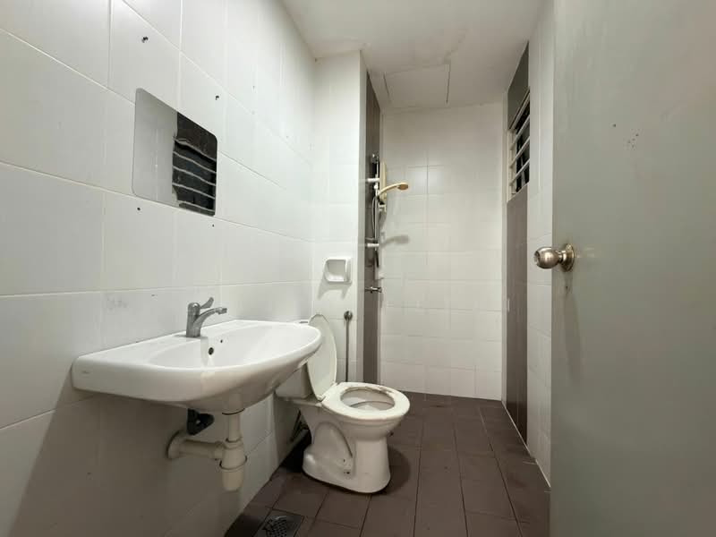 Condominium for Sale at T-Parkland - Liliey Fitri - Bathroom - PropertyGuru.com.my
