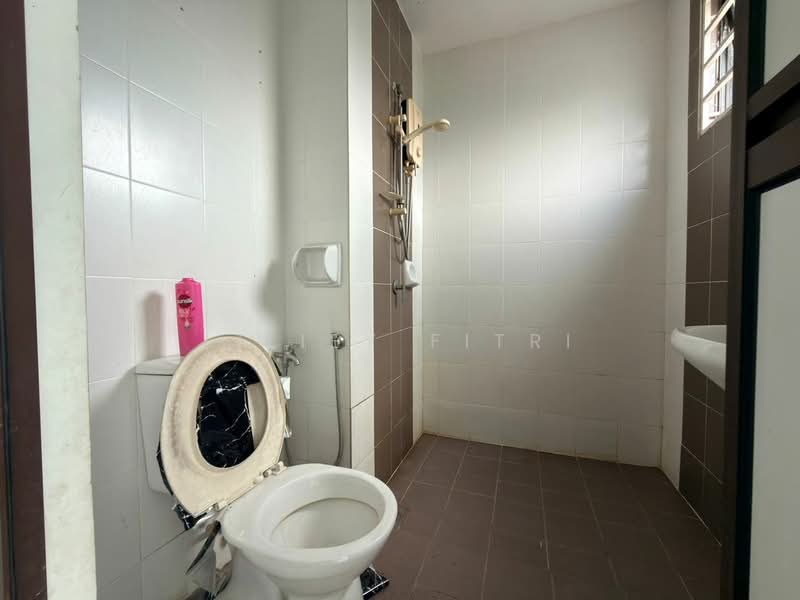 Condominium for Sale at T-Parkland - Liliey Fitri - Bathroom - PropertyGuru.com.my