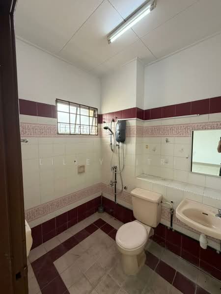 2-storey Terraced House for Sale in Usj 9 (Subang Jaya) - Liliey Fitri - Bathroom - PropertyGuru.com.my