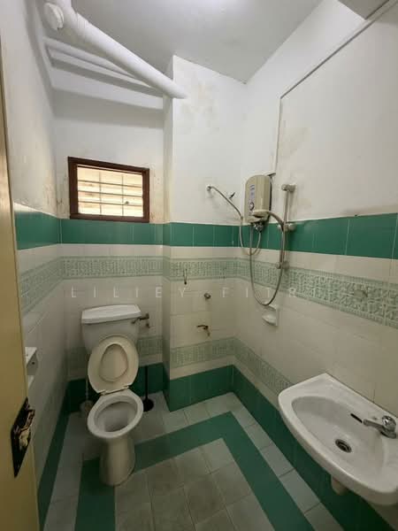 2-storey Terraced House for Sale in Usj 9 (Subang Jaya) - Liliey Fitri - Bathroom - PropertyGuru.com.my