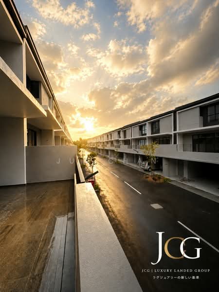 Terraced House for Rent in Taman Bukit Serdang (Seri Kembangan) - Jun Chan - Exterior - PropertyGuru.com.my