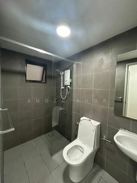 Servis Apartment untuk Disewa di Berkeley Uptown - Angel Khor - Bathroom - PropertyGuru.com.my