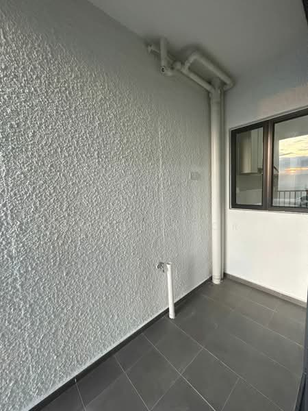 Servis Apartment untuk Disewa di Berkeley Uptown - Angel Khor - Balcony - PropertyGuru.com.my