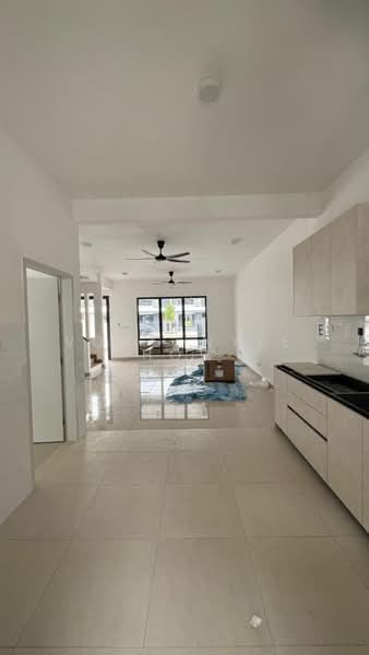 Rumah Teres 2 Tingkat untuk Disewa di Shah Alam (Selangor) - Vong Nyee How - Living Room - PropertyGuru.com.my