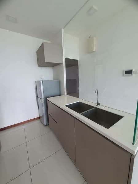 Service Residence for Rent at Crescent Bay Suites (Teluk Bayu) - Enoch Liong - Kitchen - PropertyGuru.com.my