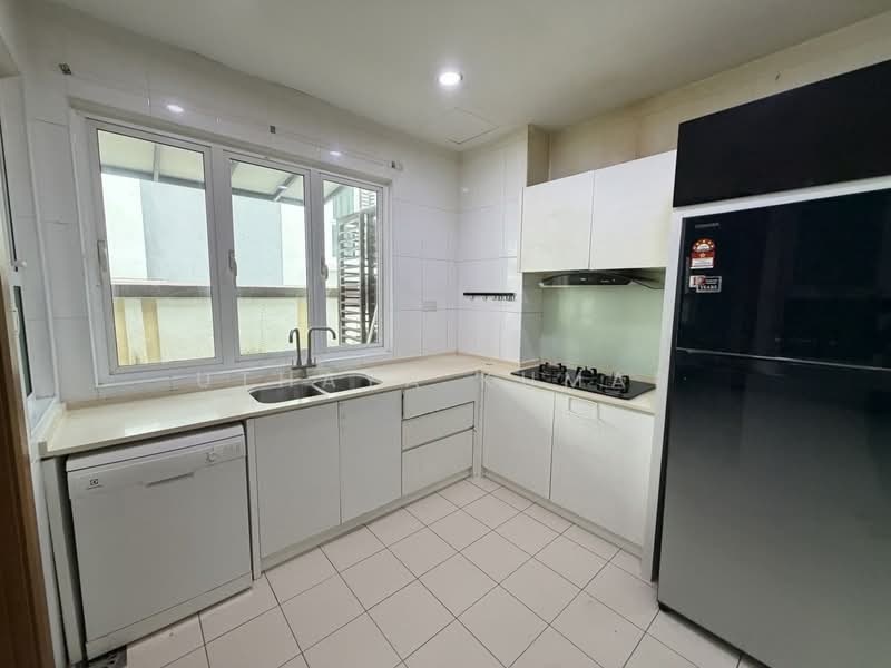 Semi-Detached House for Sale in Petaling Jaya (Selangor) - Uthaya Kumar - Kitchen - PropertyGuru.com.my