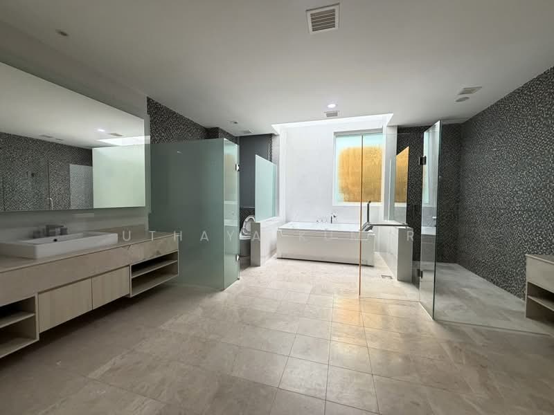 Semi-Detached House for Sale in Petaling Jaya (Selangor) - Uthaya Kumar - Bathroom - PropertyGuru.com.my