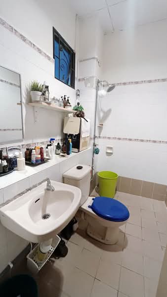 2-storey Terraced House for Sale in Usj 11 (Subang Jaya) - Miki Fong - Bathroom - PropertyGuru.com.my