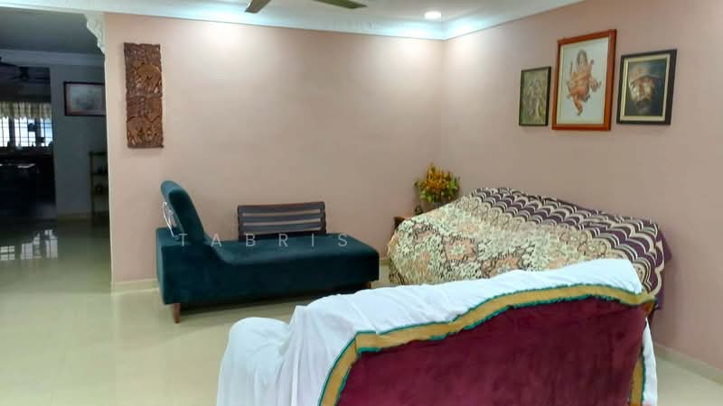 Rumah Teres untuk Disewa di Bandar Botanic (Klang) - Tabris Wong - Living Room - PropertyGuru.com.my