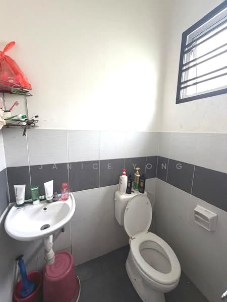 Rumah Teres 2 Tingkat untuk Dijual di Setia Eco Gardens (Gelang Patah) - Janice Yong - Bathroom - PropertyGuru.com.my