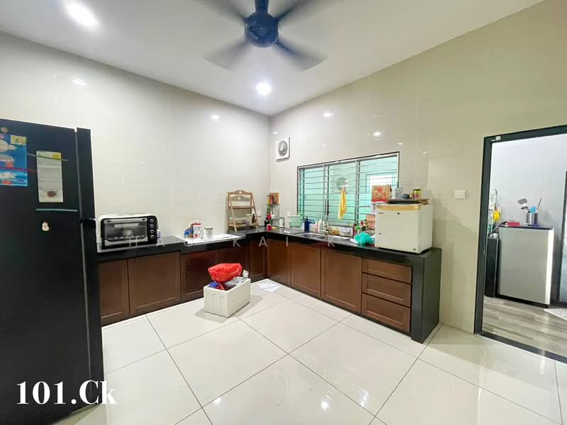 Semi-Detached House for Sale in Banting (Banting) - Hao Kai Khaw - Kitchen - PropertyGuru.com.my