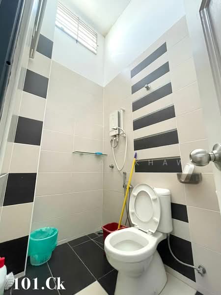 Semi-Detached House for Sale in Banting (Banting) - Hao Kai Khaw - Bathroom - PropertyGuru.com.my