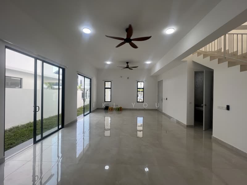 Rumah Teres 2 Tingkat untuk Disewa di Telok Panglima Garang (Selangor) - Miki You - Living Room - PropertyGuru.com.my