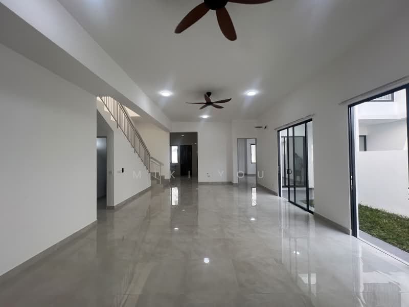 Rumah Teres 2 Tingkat untuk Disewa di Telok Panglima Garang (Selangor) - Miki You - Living Room - PropertyGuru.com.my