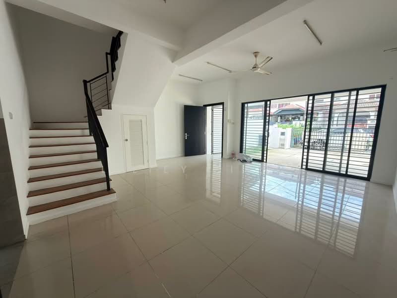 2-storey Terraced House for Sale in Bandar Country Homes (Rawang) - Liliey Fitri - Living Room - PropertyGuru.com.my