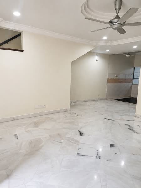Rumah Teres 2 Tingkat untuk Disewa di Bandar Bukit Raja (Klang) - Fiona Ng - Living Room - PropertyGuru.com.my