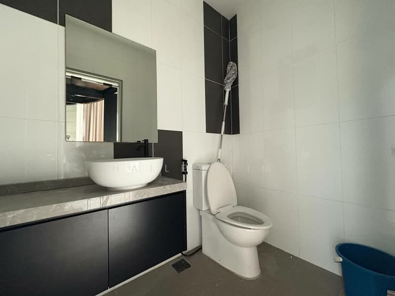 Service Residence for Rent at SOHO @ Empire City - Hailey Lim - Bathroom - PropertyGuru.com.my