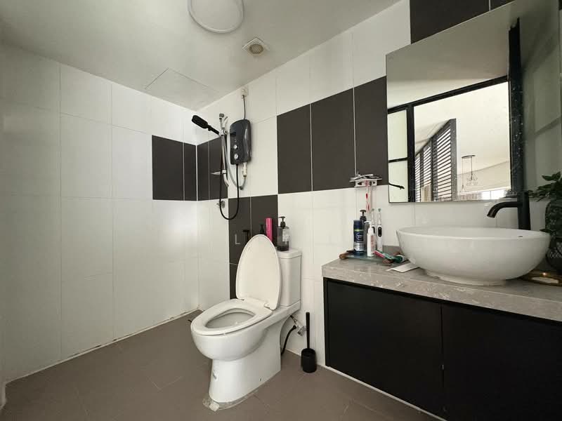 Service Residence for Rent at SOHO @ Empire City - Hailey Lim - Bathroom - PropertyGuru.com.my