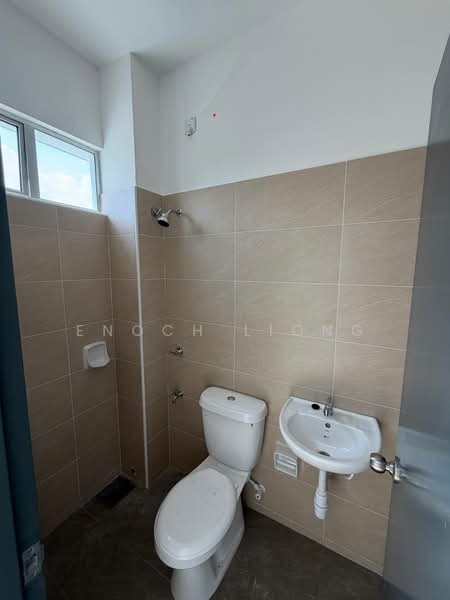Rumah Teres untuk Disewa di Bandar Dato Onn (Tebrau) - Enoch Liong - Bathroom - PropertyGuru.com.my