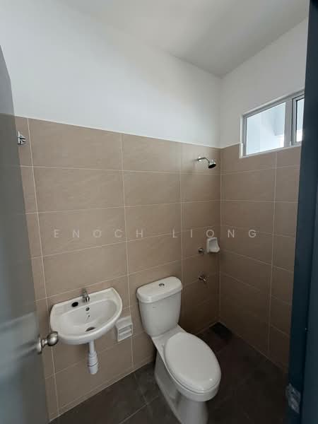 Rumah Teres untuk Disewa di Bandar Dato Onn (Tebrau) - Enoch Liong - Bathroom - PropertyGuru.com.my