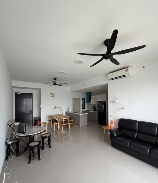 Servis Apartment untuk Dijual di Residensi Ava @ Kiara Bay - Lau Yoke Kok - Living Room - PropertyGuru.com.my