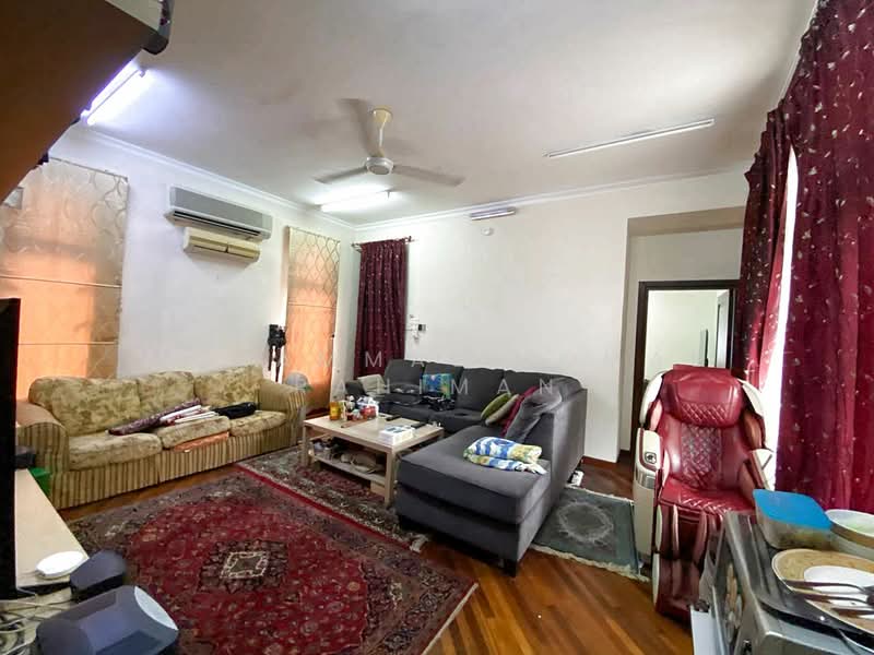 Bungalow for Sale in Seksyen 27 (Shah Alam) - Muhammad Iqmal Rahiman - Living Room - PropertyGuru.com.my