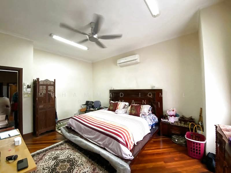 Bungalow for Sale in Seksyen 27 (Shah Alam) - Muhammad Iqmal Rahiman - Bedroom - PropertyGuru.com.my