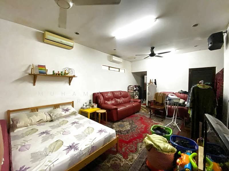 Bungalow for Sale in Seksyen 27 (Shah Alam) - Muhammad Iqmal Rahiman - Living Room - PropertyGuru.com.my