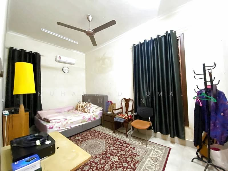 Bungalow for Sale in Seksyen 27 (Shah Alam) - Muhammad Iqmal Rahiman - Bedroom - PropertyGuru.com.my